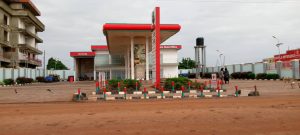 Une vue de la station Patricom fermée à Ariwara suite à la ville morte de ce jeudi 02 mai. P© Julien ANGOAKO/aruinfos.com